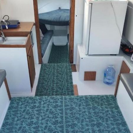 Nice Boat To Sleep In Barcelona ซานต์อาเตรียเดเบซอซ ภายนอก รูปภาพ