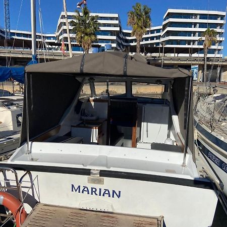 Nice Boat To Sleep In Barcelona ซานต์อาเตรียเดเบซอซ ภายนอก รูปภาพ