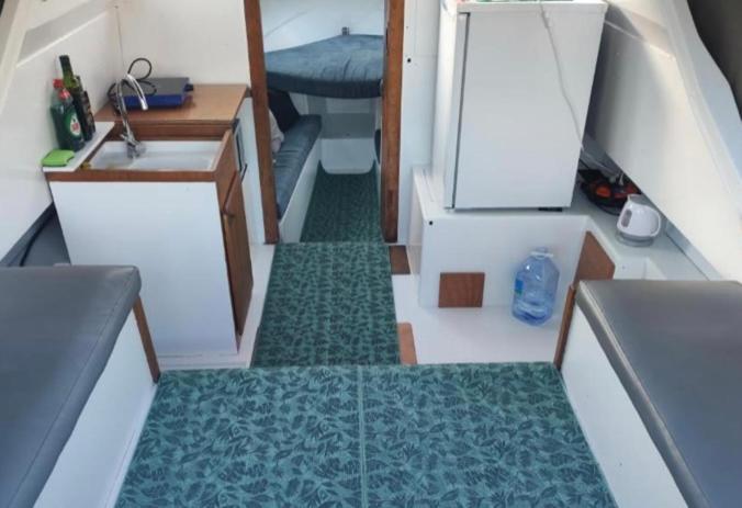 Nice Boat To Sleep In Barcelona ซานต์อาเตรียเดเบซอซ ภายนอก รูปภาพ