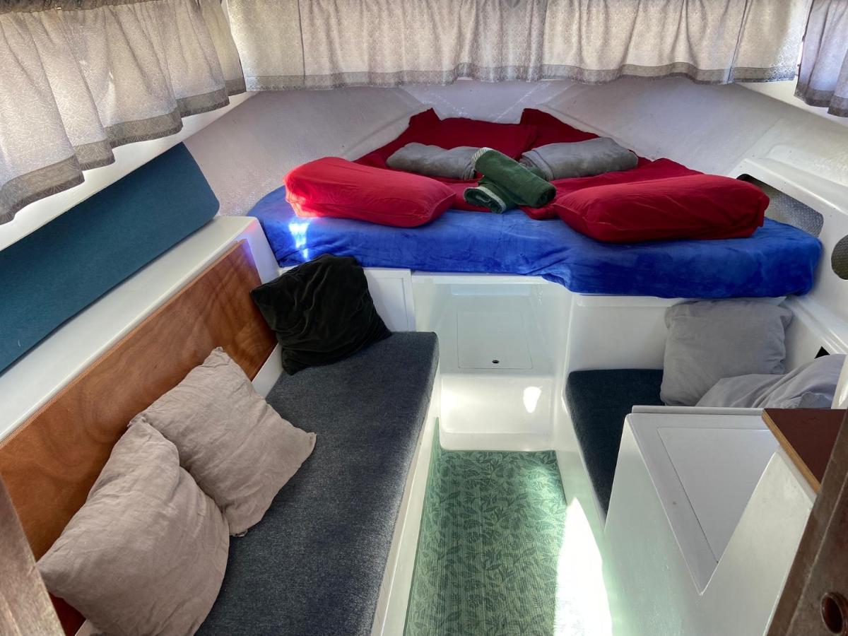 Nice Boat To Sleep In Barcelona ซานต์อาเตรียเดเบซอซ ภายนอก รูปภาพ