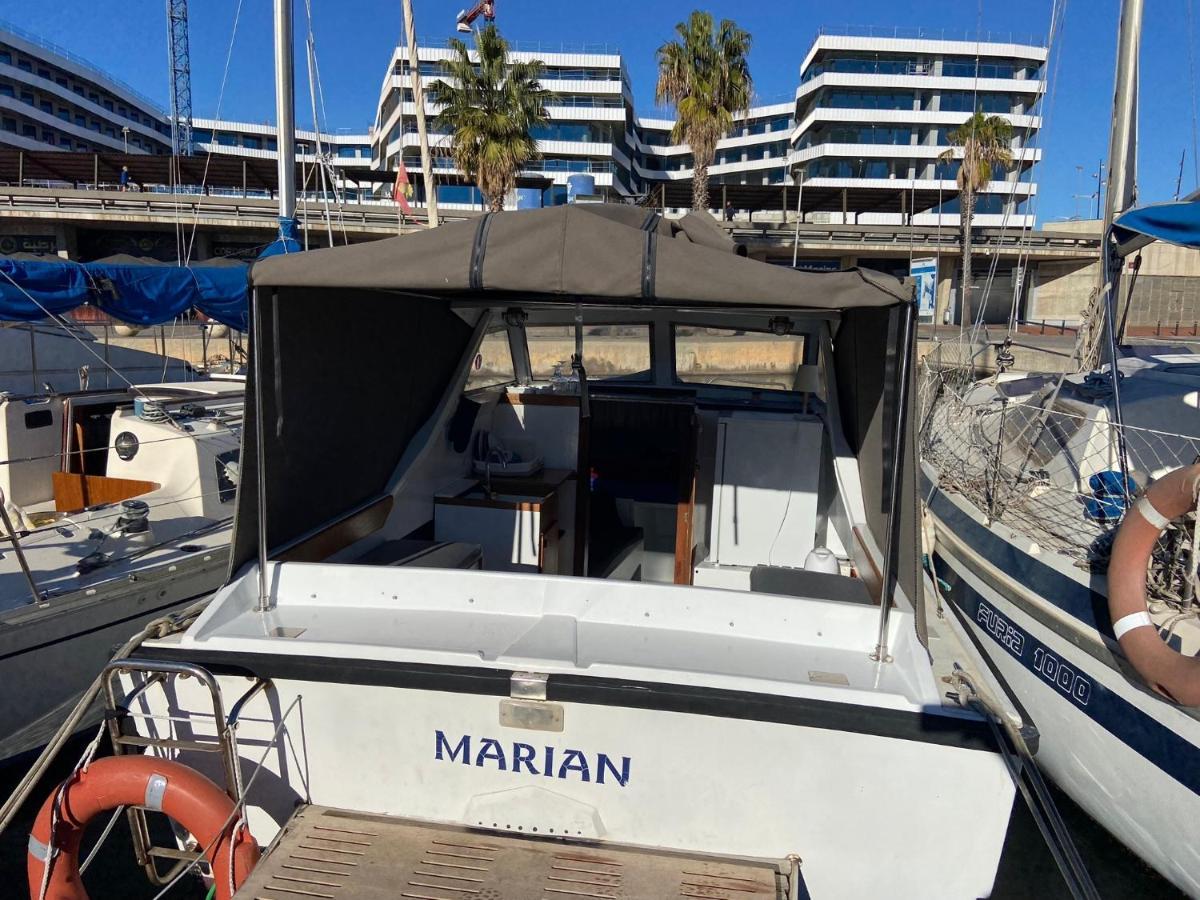 Nice Boat To Sleep In Barcelona ซานต์อาเตรียเดเบซอซ ภายนอก รูปภาพ